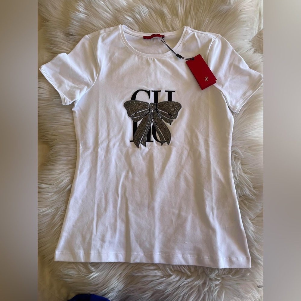 Authenticity Carolina Herrera T-shirt